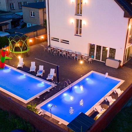 Pod Winogronem - Apartamenty Z Basenem I Wyzywieniem Pobierowo Exterior foto
