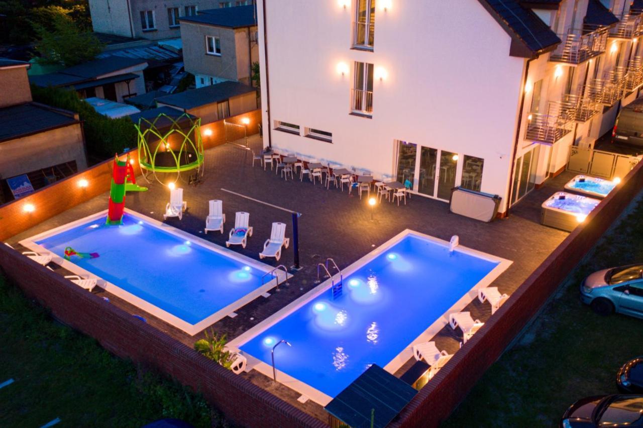 Pod Winogronem - Apartamenty Z Basenem I Wyzywieniem Pobierowo Exterior foto