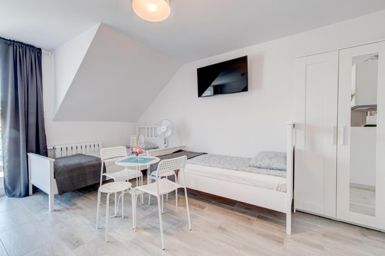 Pod Winogronem - Apartamenty Z Basenem I Wyzywieniem Pobierowo Exterior foto