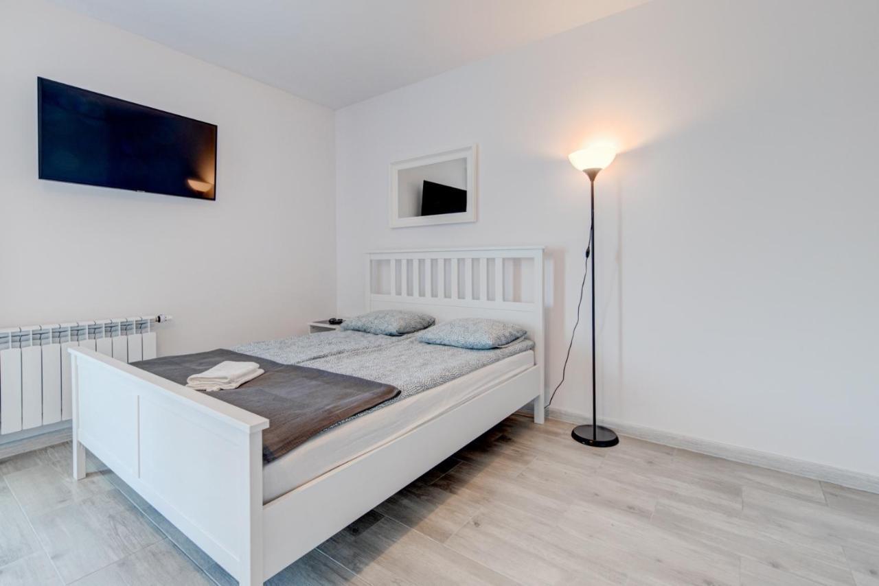 Pod Winogronem - Apartamenty Z Basenem I Wyzywieniem Pobierowo Exterior foto