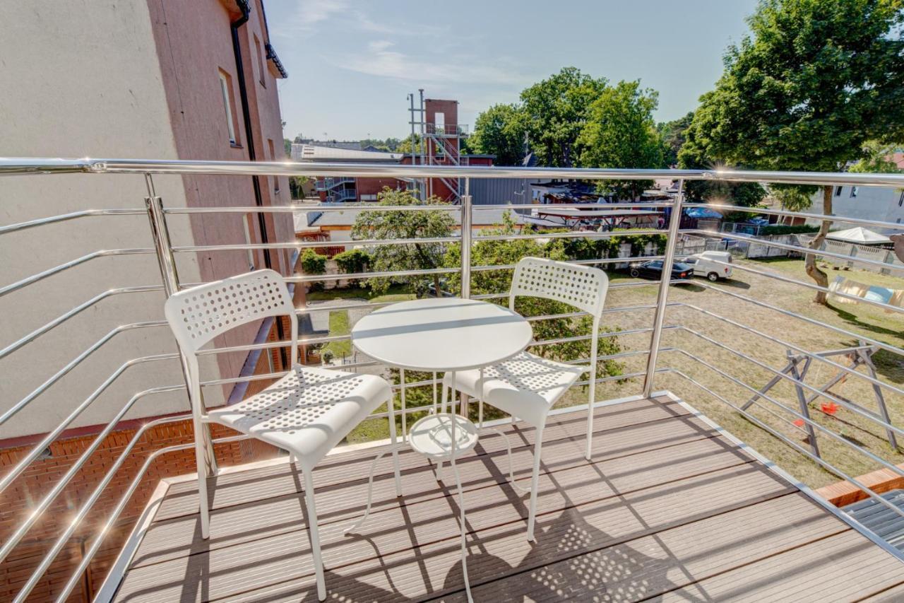 Pod Winogronem - Apartamenty Z Basenem I Wyzywieniem Pobierowo Exterior foto