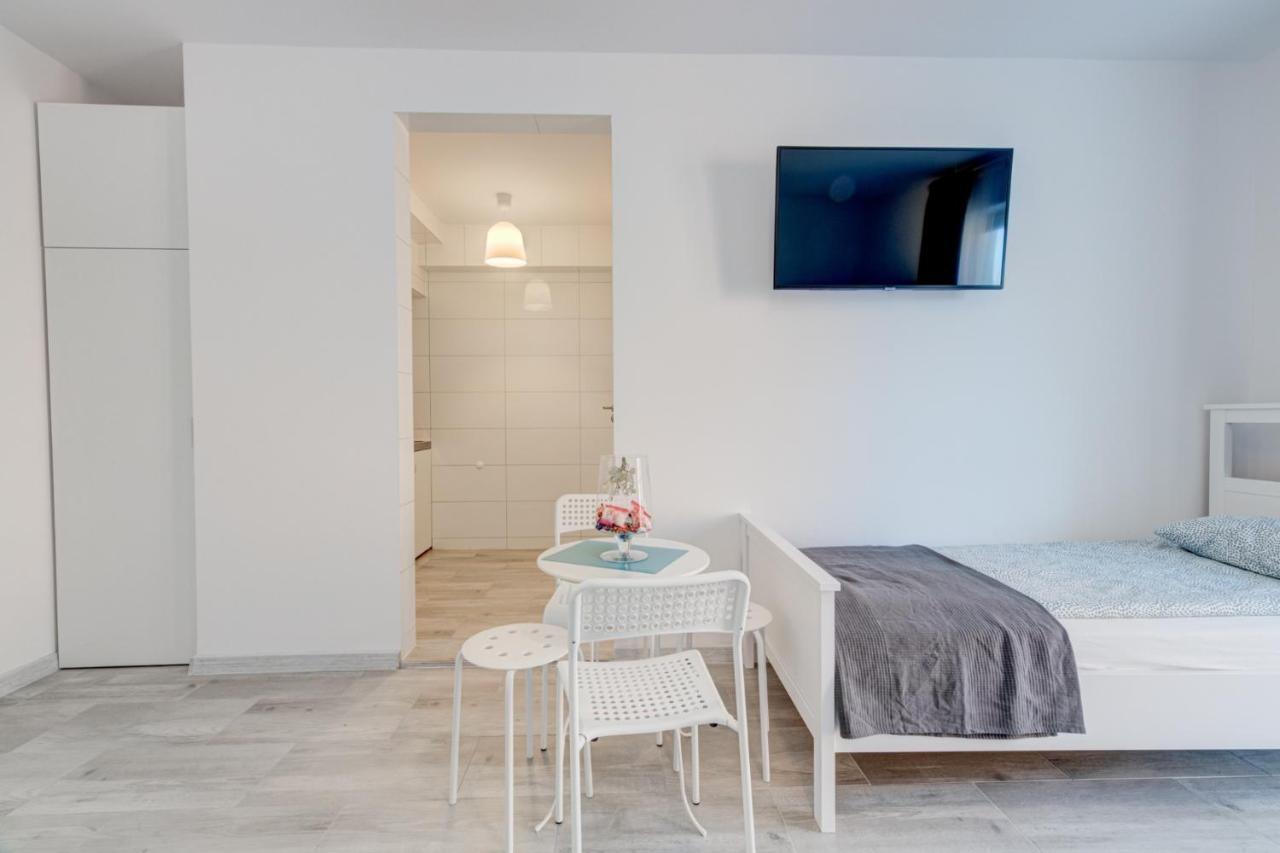 Pod Winogronem - Apartamenty Z Basenem I Wyzywieniem Pobierowo Exterior foto