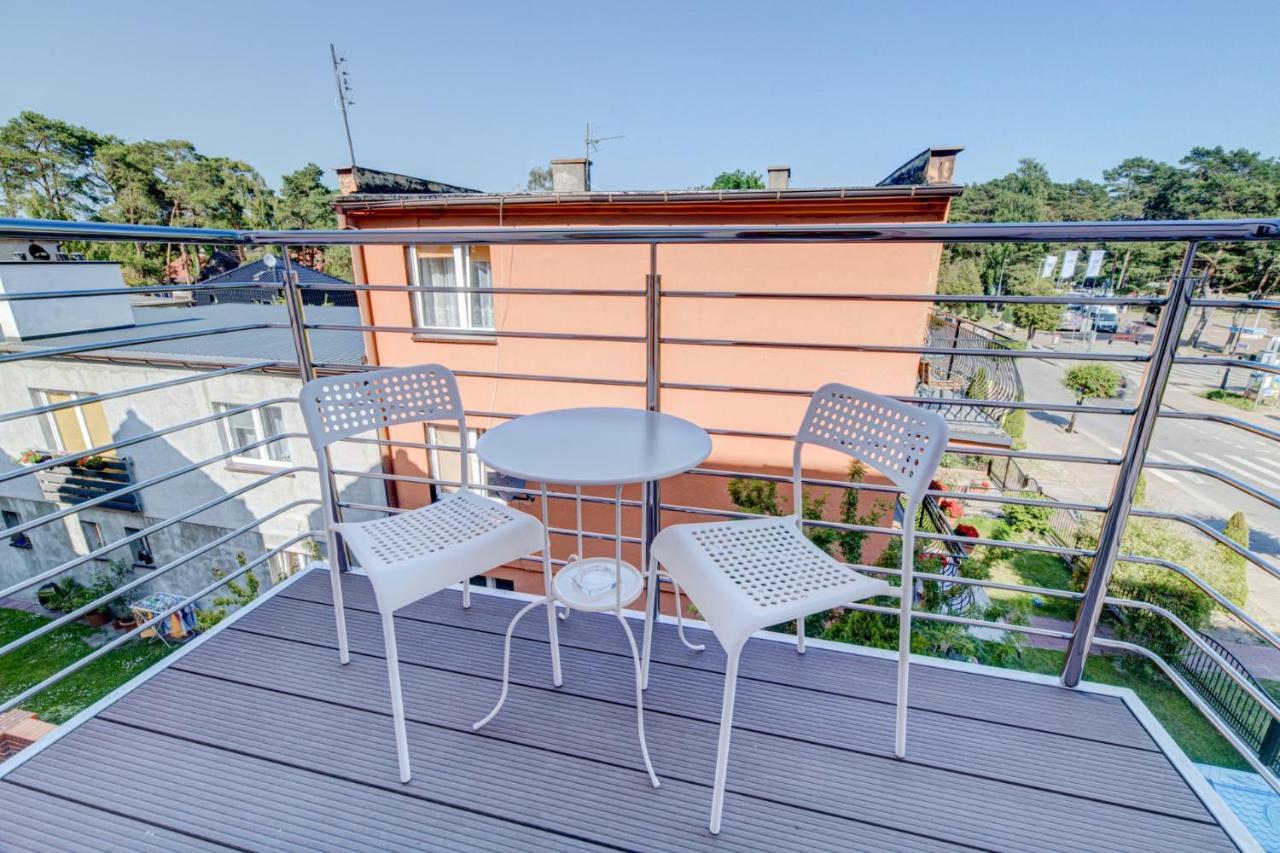 Pod Winogronem - Apartamenty Z Basenem I Wyzywieniem Pobierowo Exterior foto