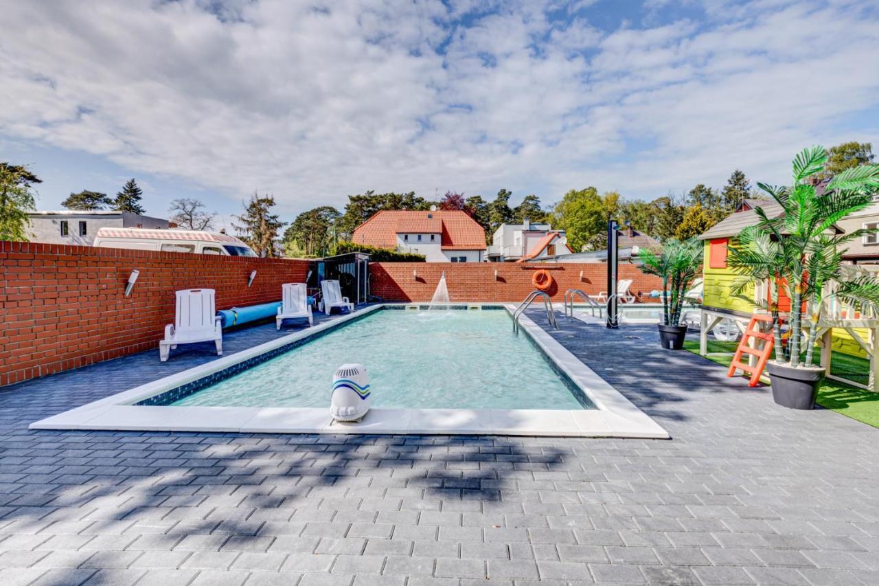 Pod Winogronem - Apartamenty Z Basenem I Wyzywieniem Pobierowo Exterior foto