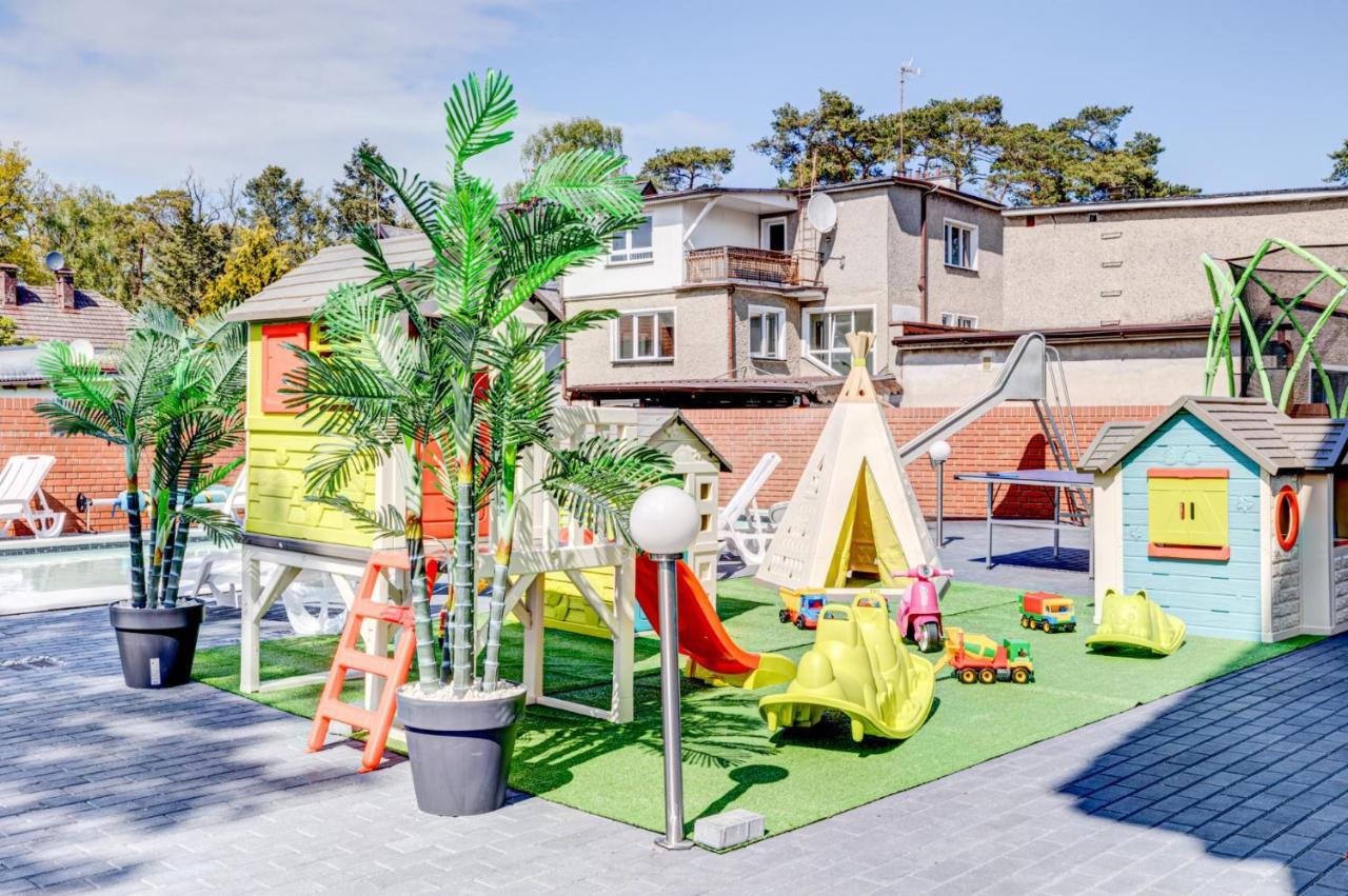 Pod Winogronem - Apartamenty Z Basenem I Wyzywieniem Pobierowo Exterior foto